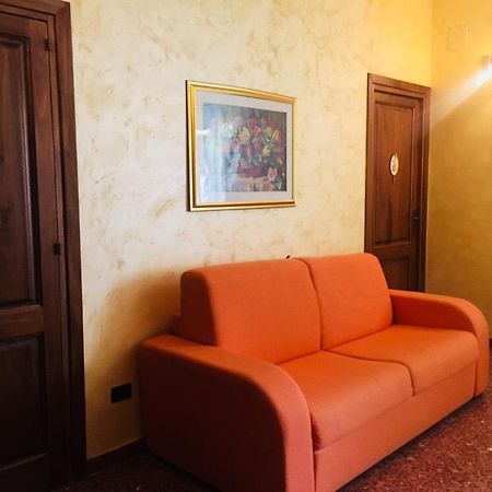 B&B Il Tulipano sul Lago Colle di Tora Esterno foto