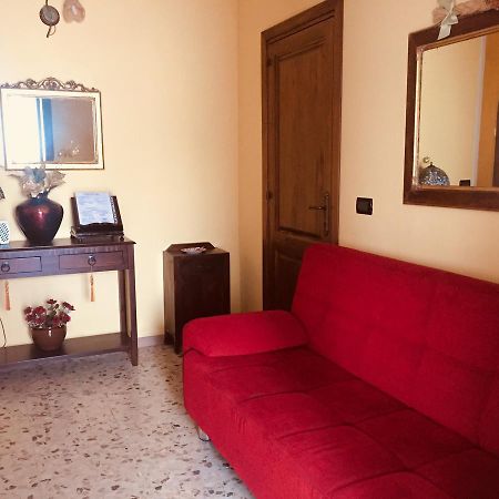 B&B Il Tulipano sul Lago Colle di Tora Esterno foto