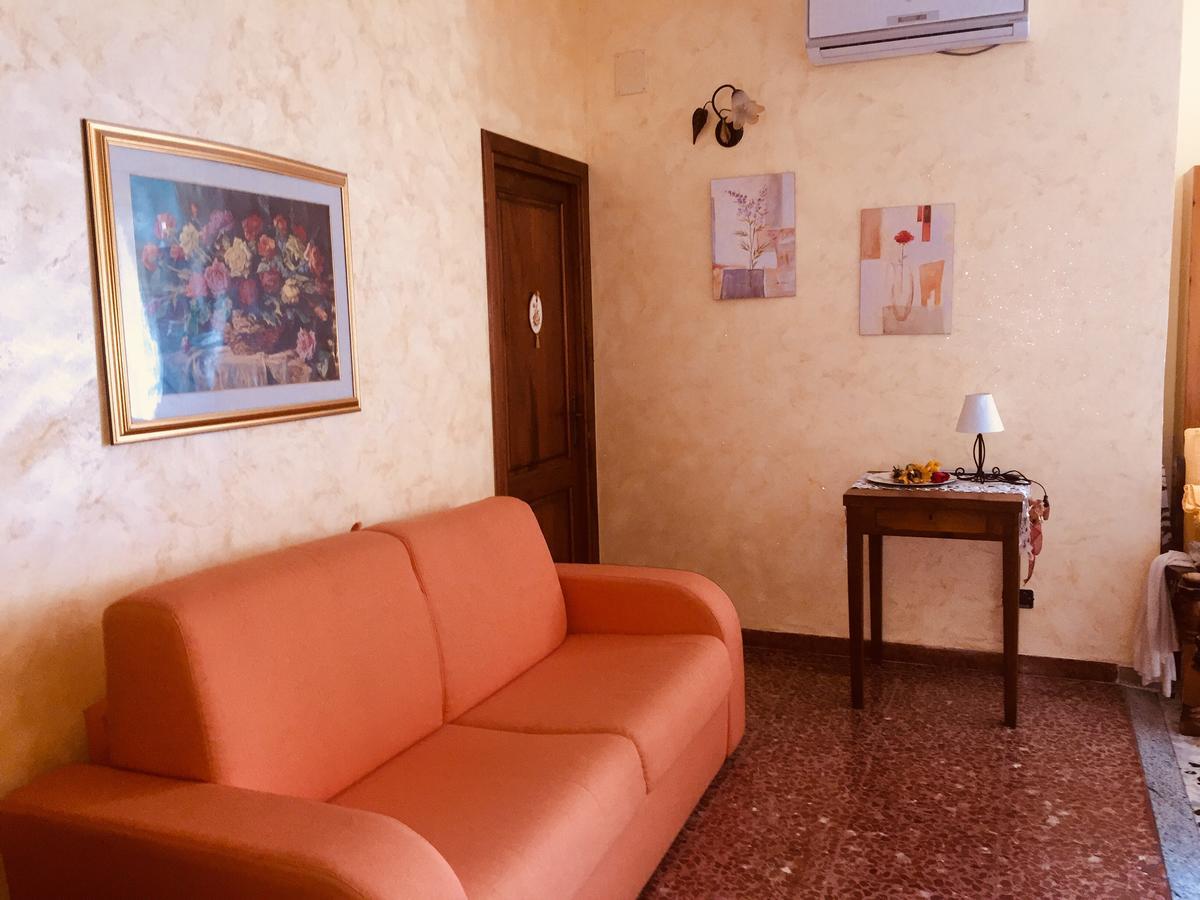 B&B Il Tulipano sul Lago Colle di Tora Esterno foto
